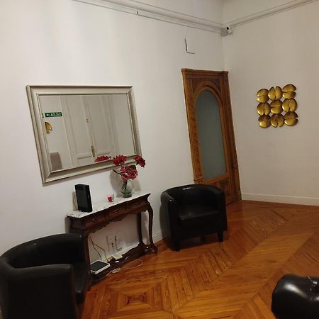 Hotel Grand Via House Madrid Esterno foto