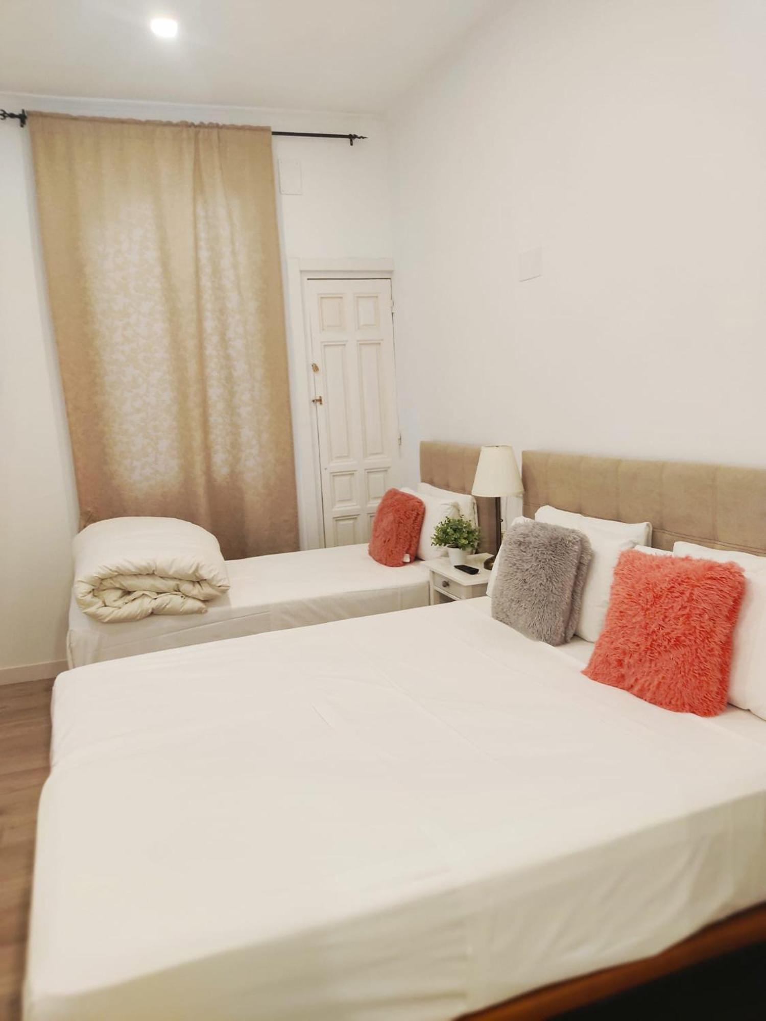 Hotel Grand Via House Madrid Esterno foto