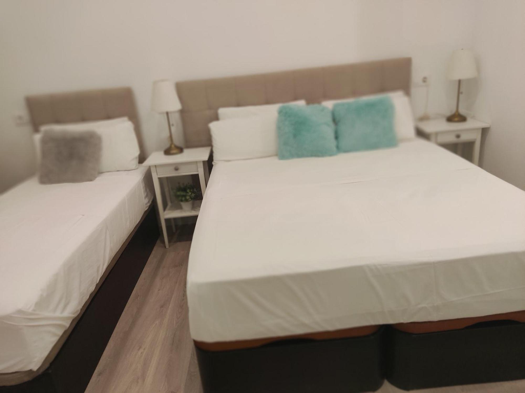 Hotel Grand Via House Madrid Esterno foto