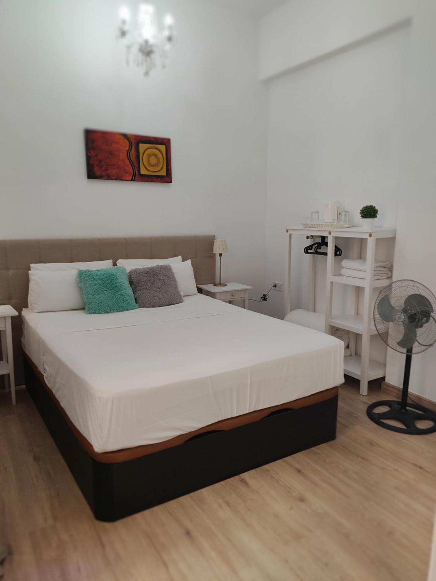 Hotel Grand Via House Madrid Esterno foto
