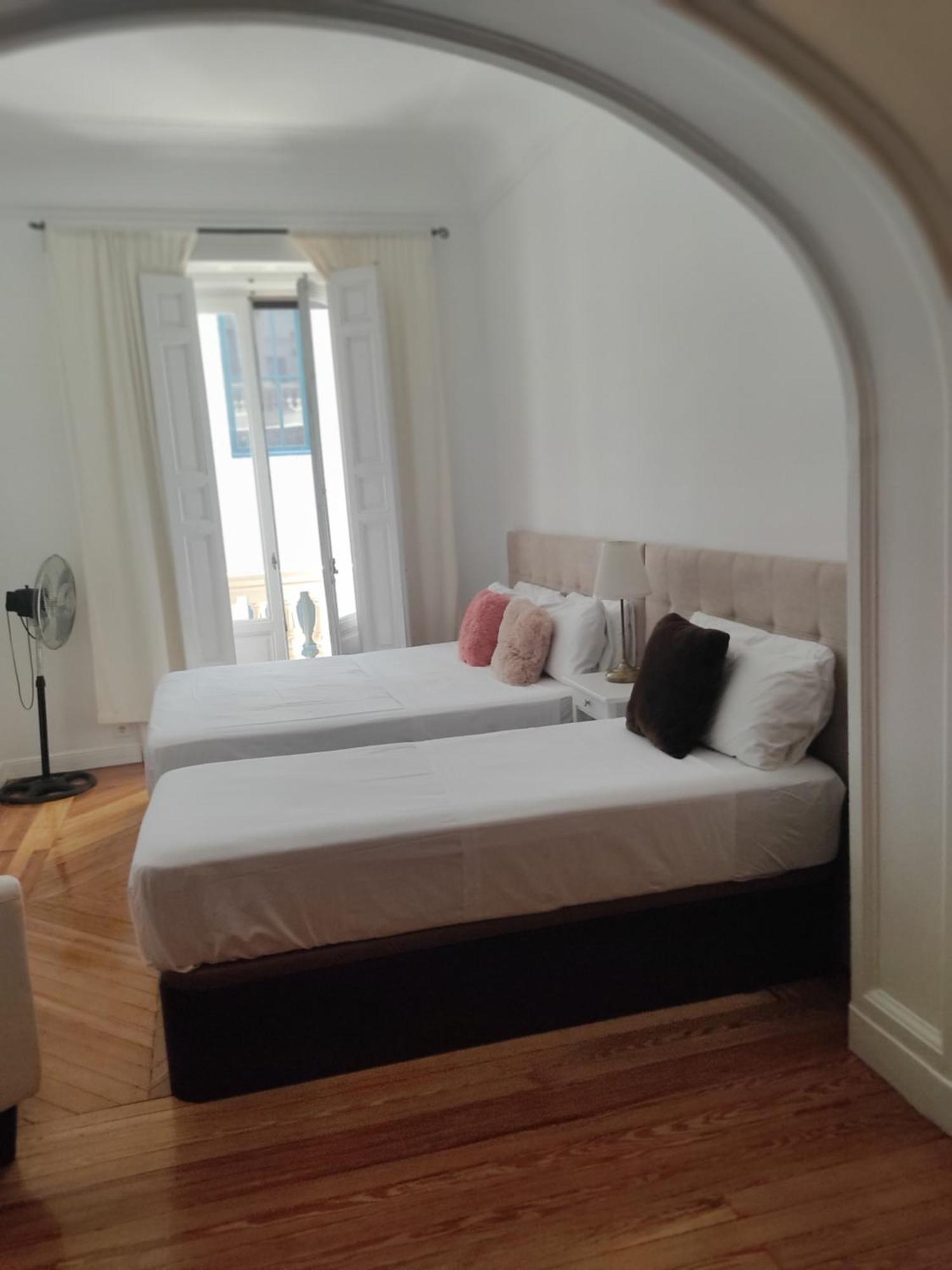 Hotel Grand Via House Madrid Esterno foto