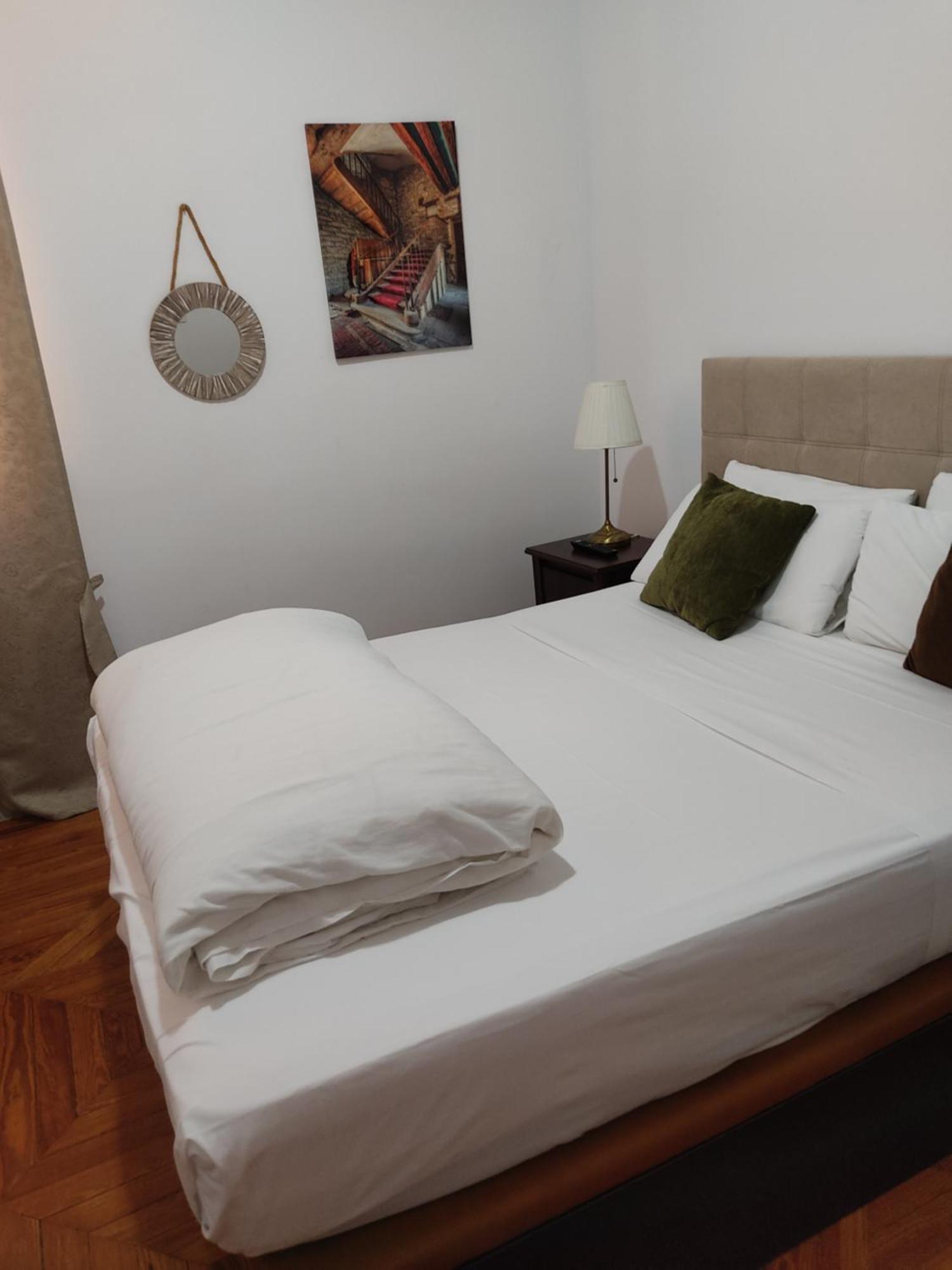 Hotel Grand Via House Madrid Esterno foto