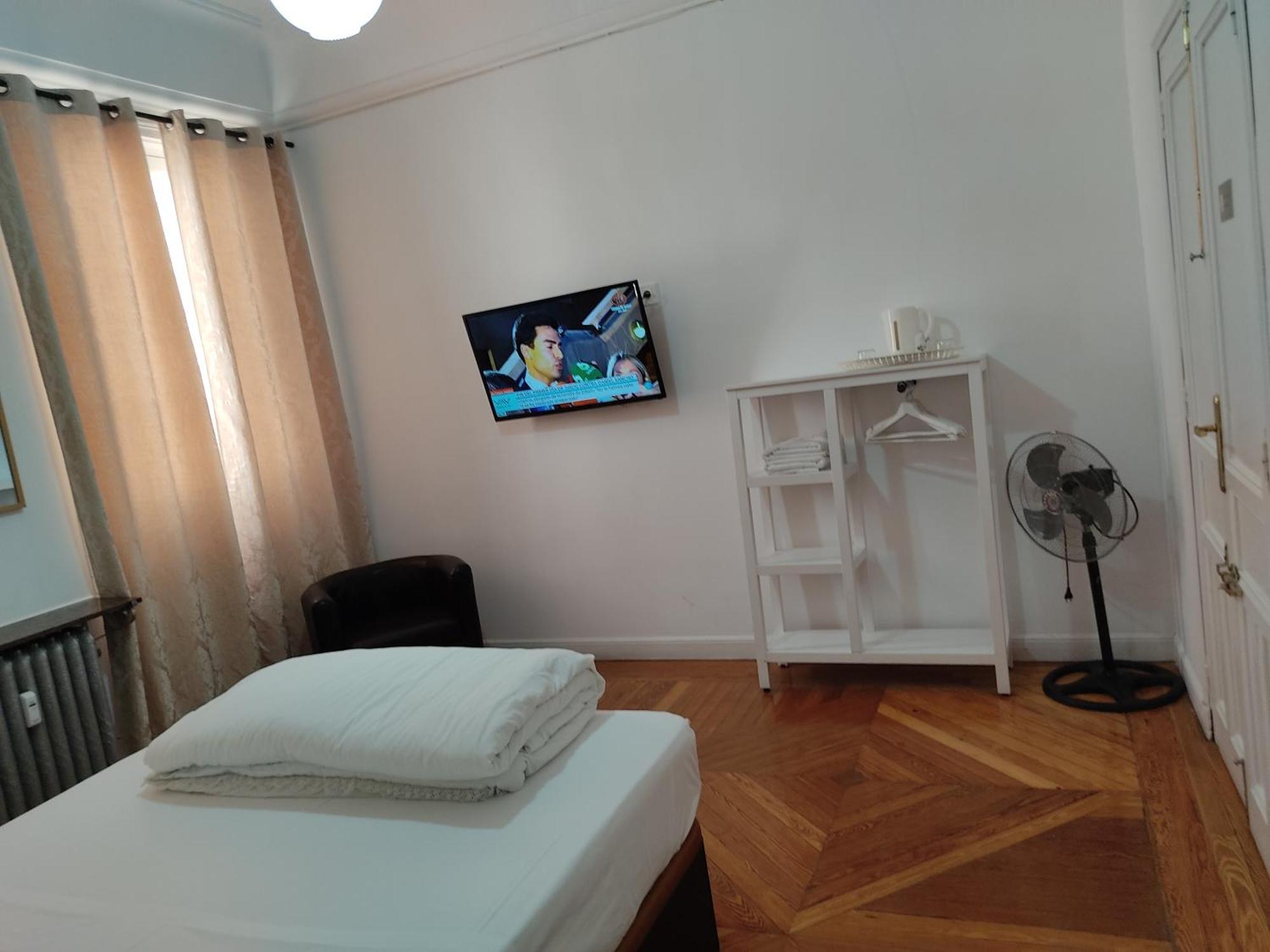 Hotel Grand Via House Madrid Esterno foto
