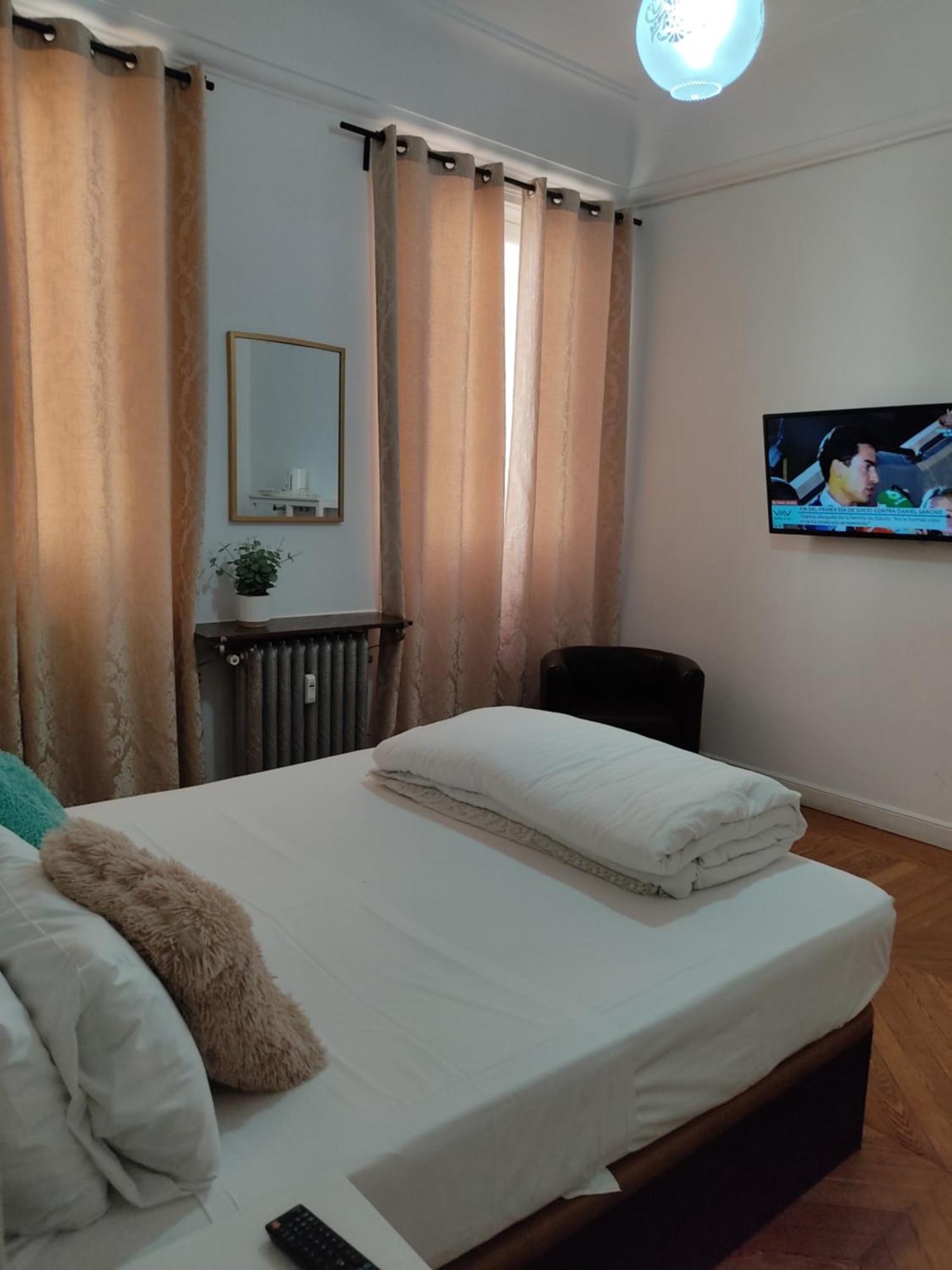 Hotel Grand Via House Madrid Esterno foto
