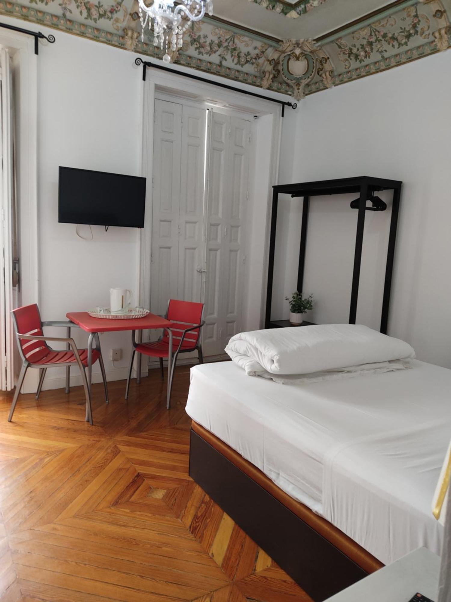Hotel Grand Via House Madrid Esterno foto