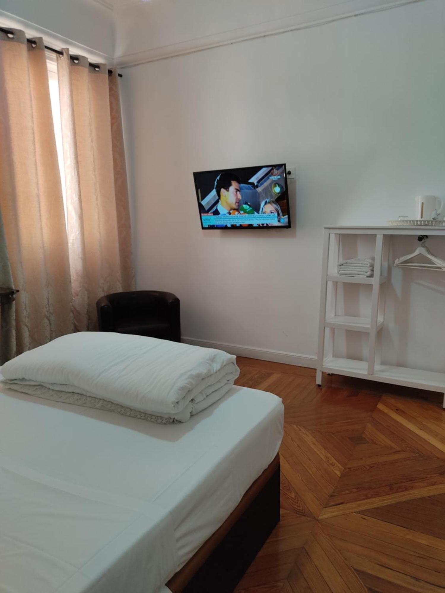Hotel Grand Via House Madrid Esterno foto