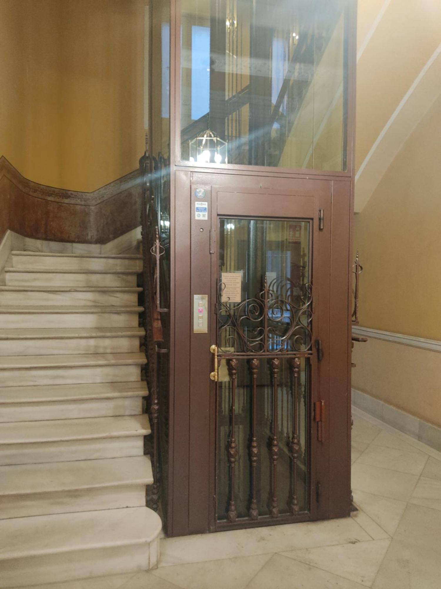 Hotel Grand Via House Madrid Esterno foto