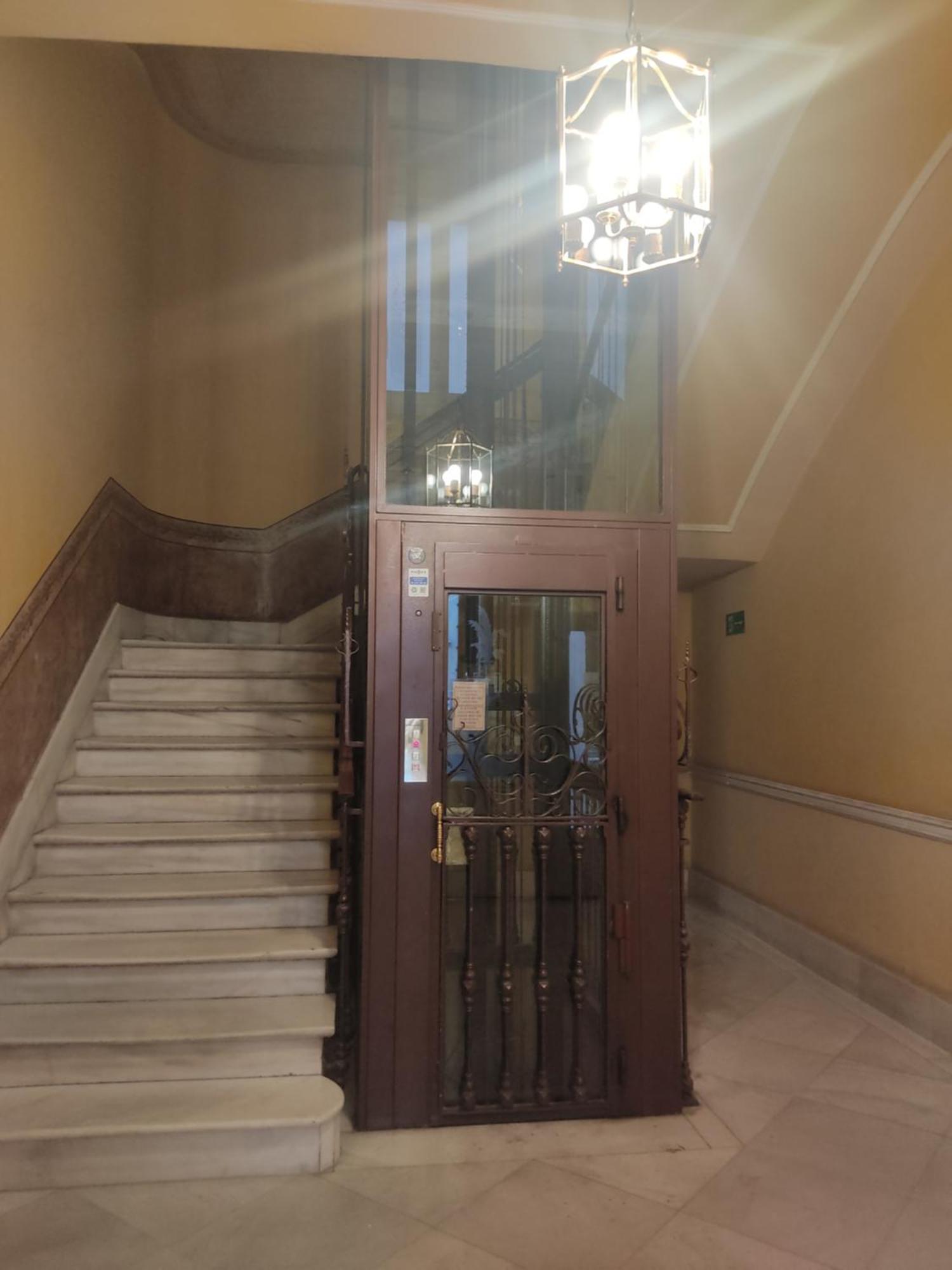 Hotel Grand Via House Madrid Esterno foto