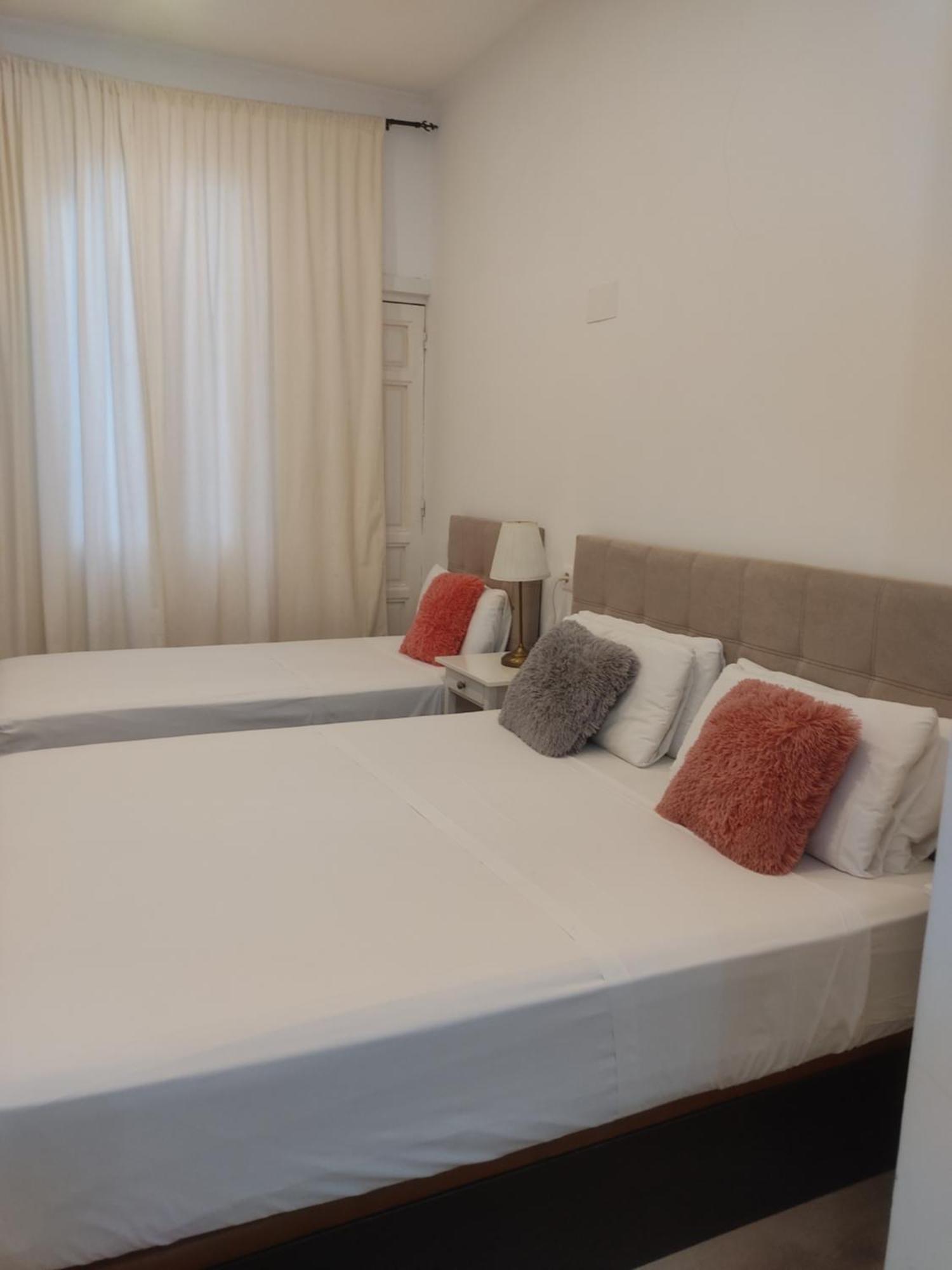 Hotel Grand Via House Madrid Esterno foto