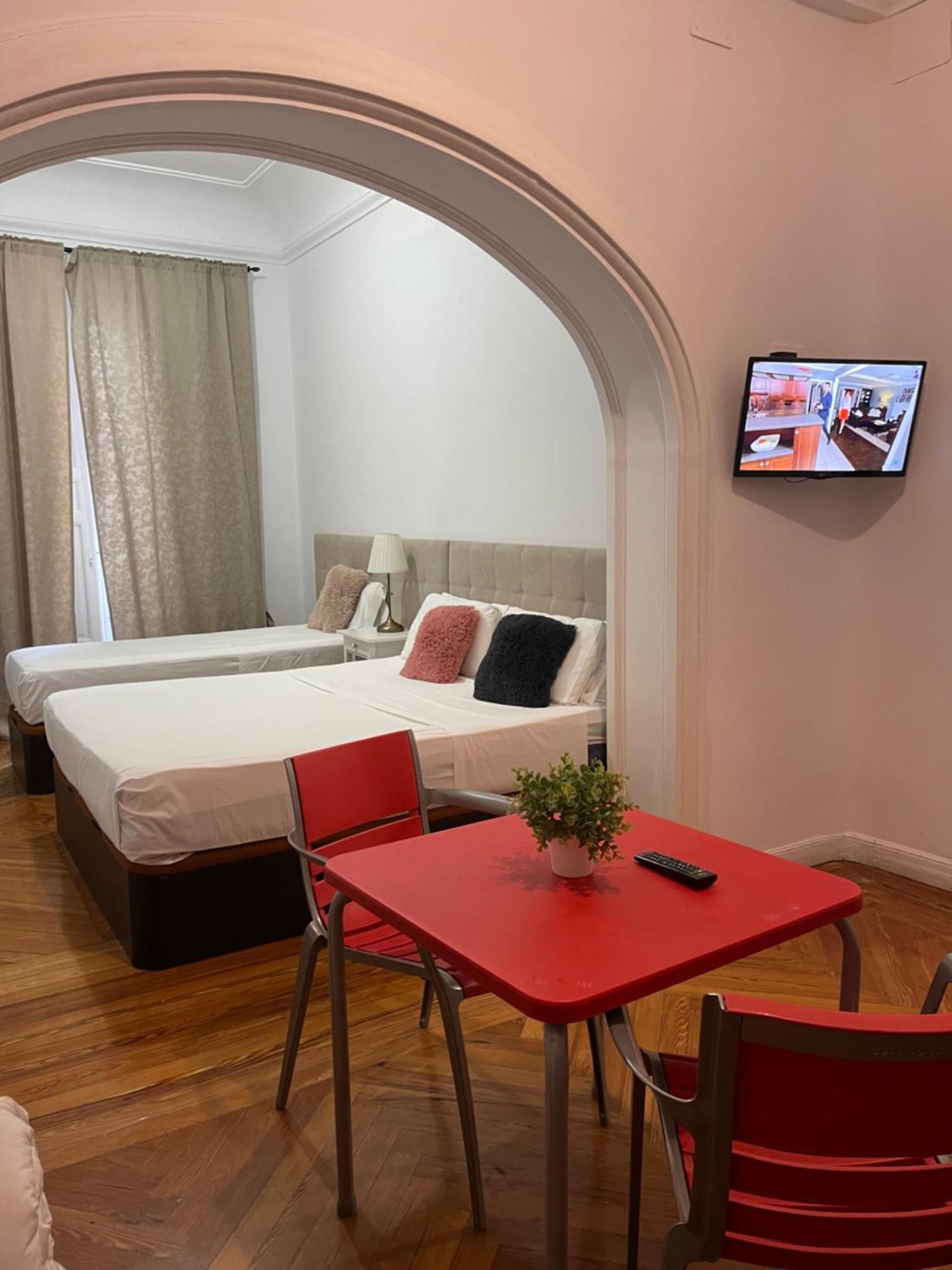 Hotel Grand Via House Madrid Esterno foto