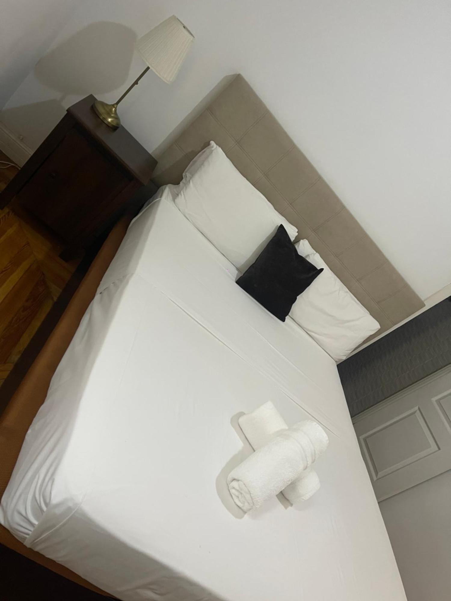 Hotel Grand Via House Madrid Esterno foto